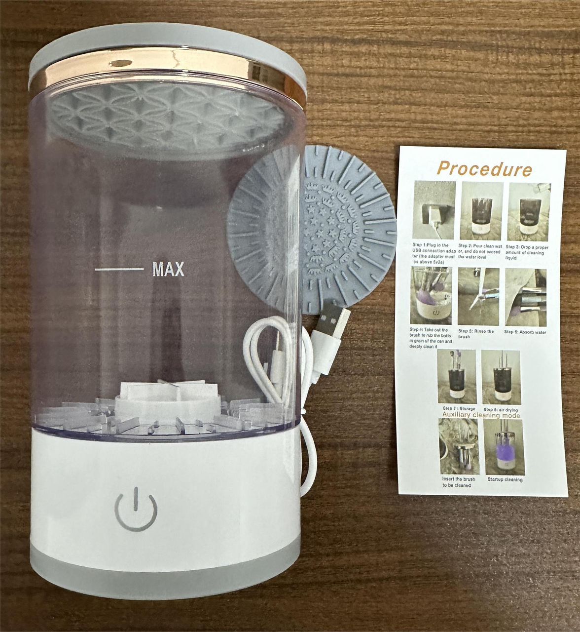 Nettoyeur, séchoir et rangement pour pinceaux de maquillage électriques